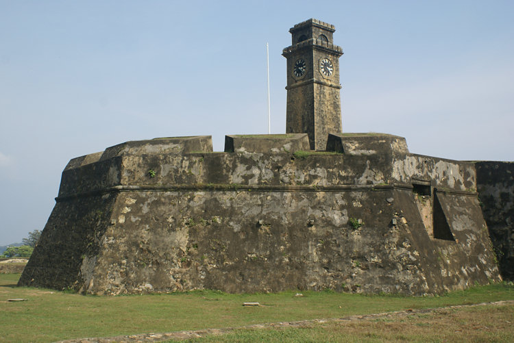 fort bastions meaning