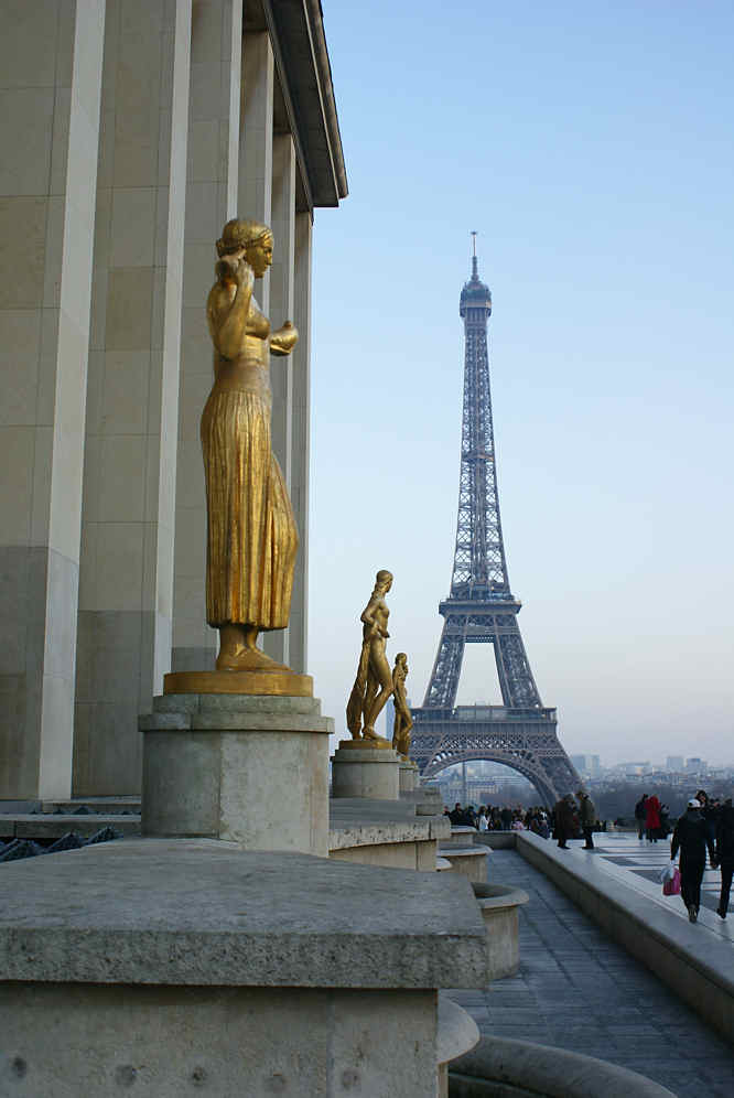 Photo of the Eiffel Tower - la Tour Eiffel from the Trocadero in Paris, France