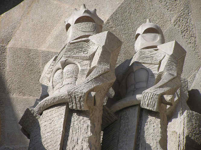 Temple de la Sagrada Familia knights in armour