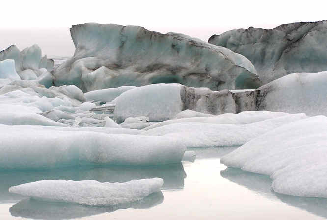 Jokulsarlon icebergs 