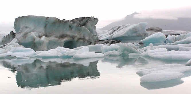 Jokulsarlon glacier calved icebergs 