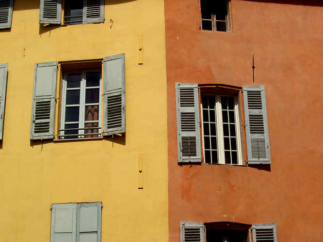 Grasse painted houses