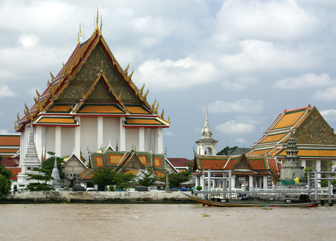 Wat Rakhang Kositaram Temple