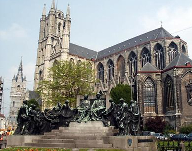 Sint Baafskathedraal Gent Cathedrale Saint-Bavon Statue
