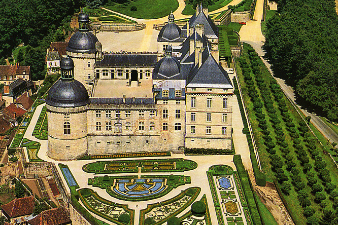 Chateau de Hautefort castle