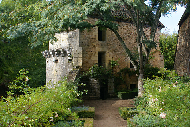 Chateau de Losse Castle wall tower