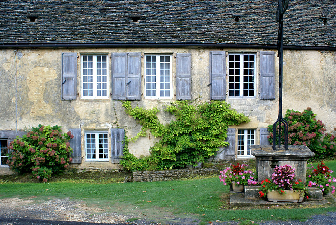 village of Saint-Genis