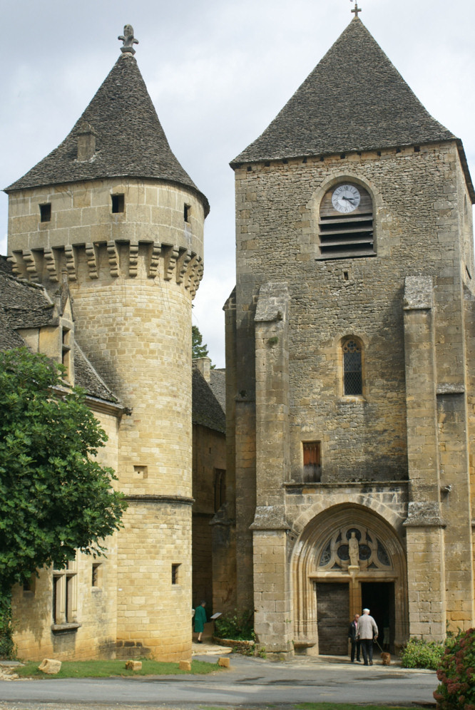 Saint-Genies castle and church