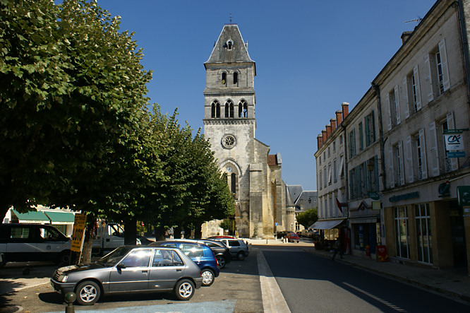 town square of Thiviers