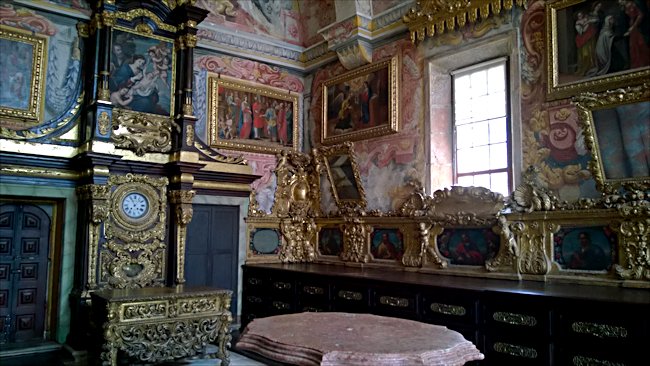 Ornate rooms in Porto's Cathedral