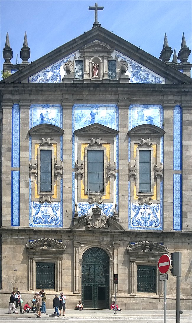 Outside view of the Igreja de Santo Antonio dos Congregados