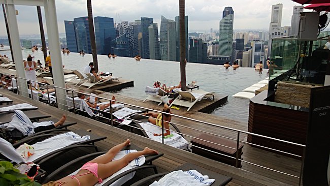 marina bay sands skypark infinity pool