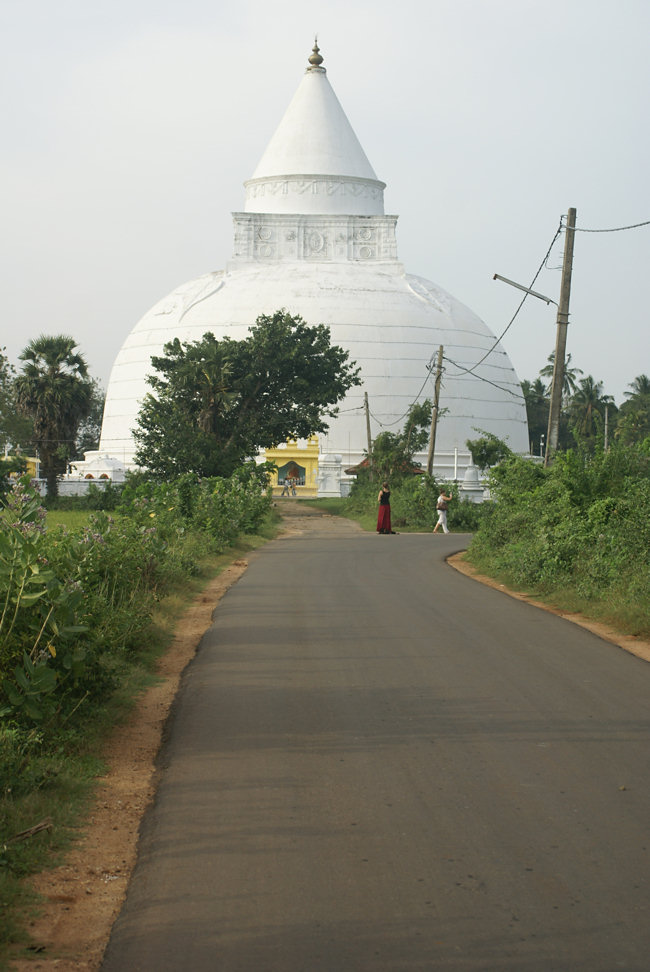 Tissamaharama Dagoba Buddhist Temple