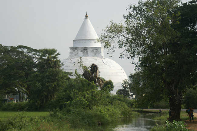 Tissamaharama Dagoba Buddhist Temple