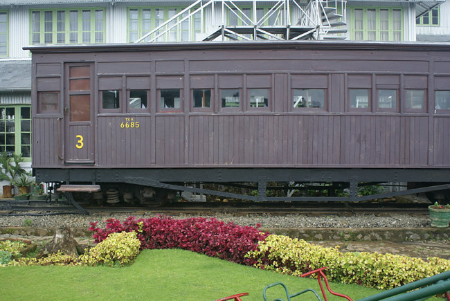  Railway Dinning Car at the Heritance Tea Factory Hotel