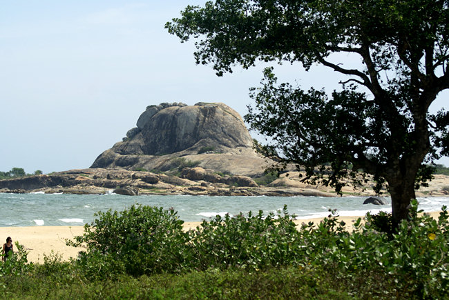 Patanangala Rock and Beach