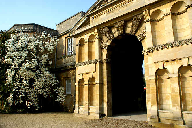 Entrance arch 