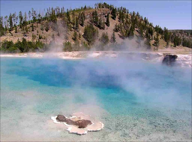 hot springs in Yellowstone